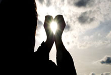 短线降低股票成本怎么操作:什么股票平台好-比亚迪8月销量停滞不前 新势力交付量分化凸显纯电上升趋势